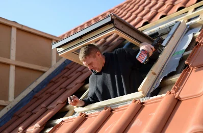 Pose de fenêtres de toit Velux à Glonville